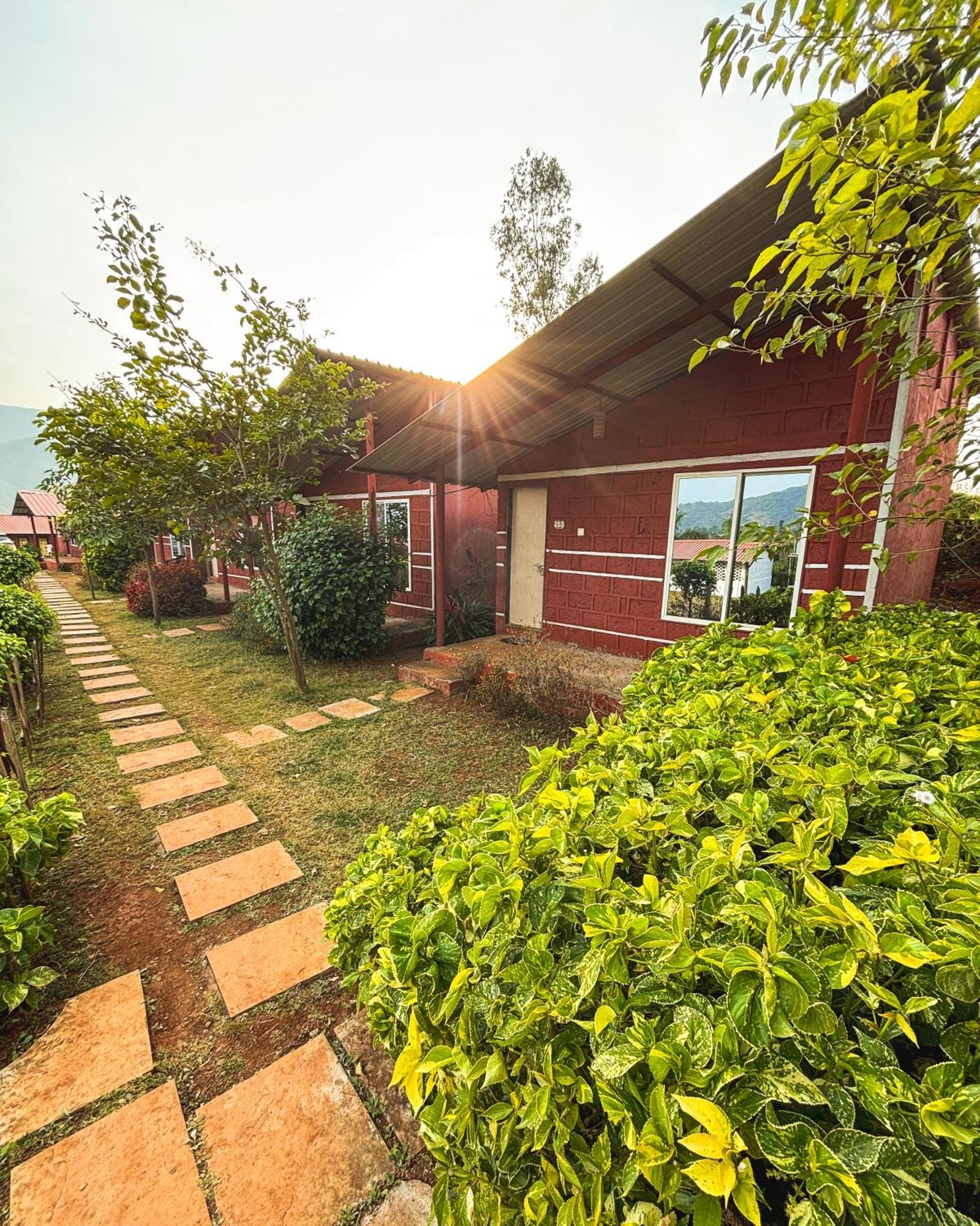 Mysticstays Resort Wai エクステリア 写真